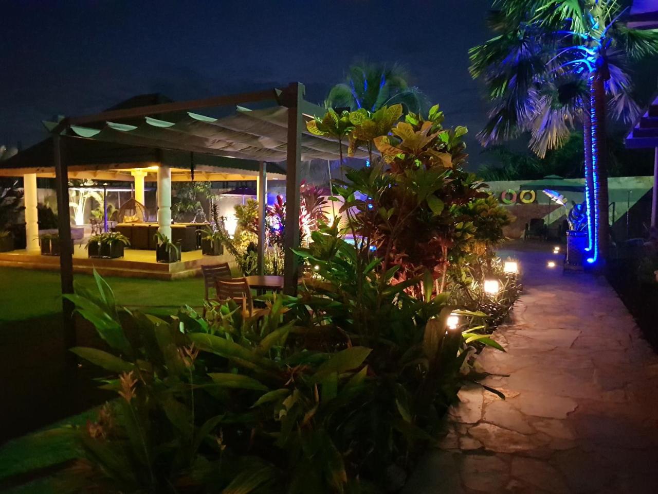 Sweet Garden Hotel คูมาซี ภายนอก รูปภาพ