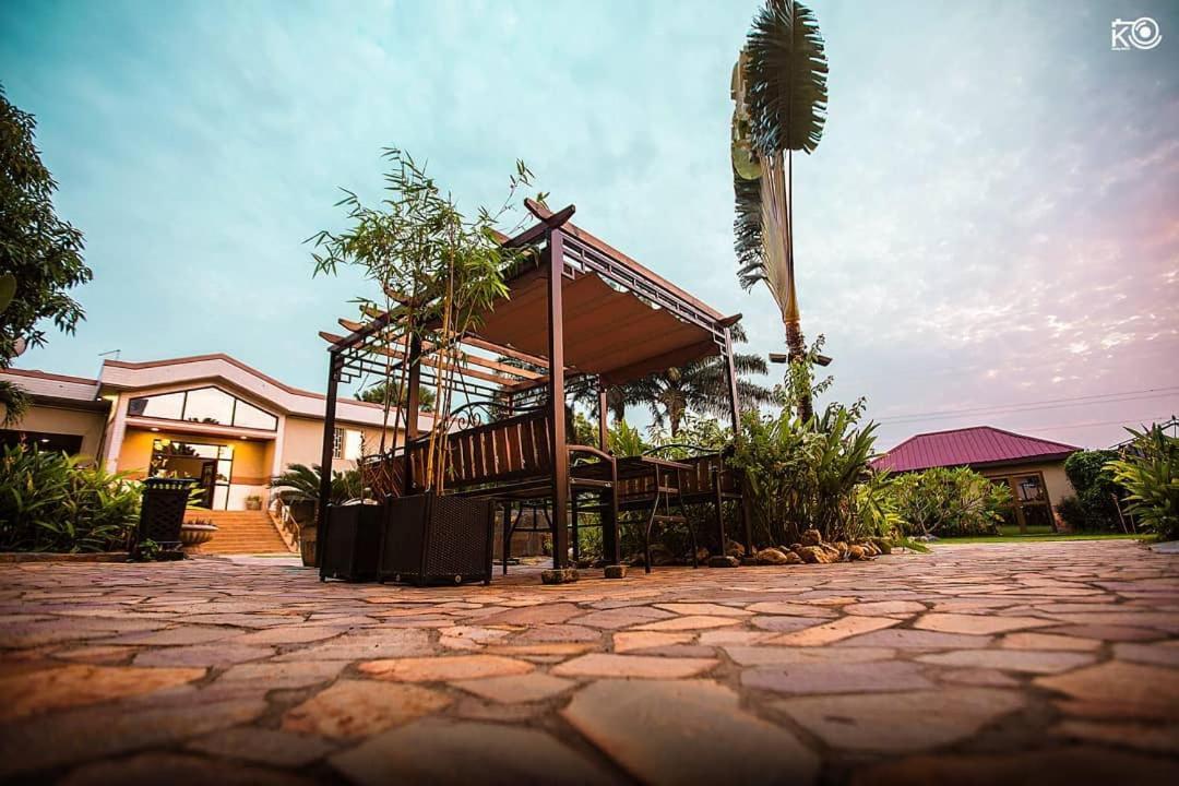 Sweet Garden Hotel คูมาซี ภายนอก รูปภาพ