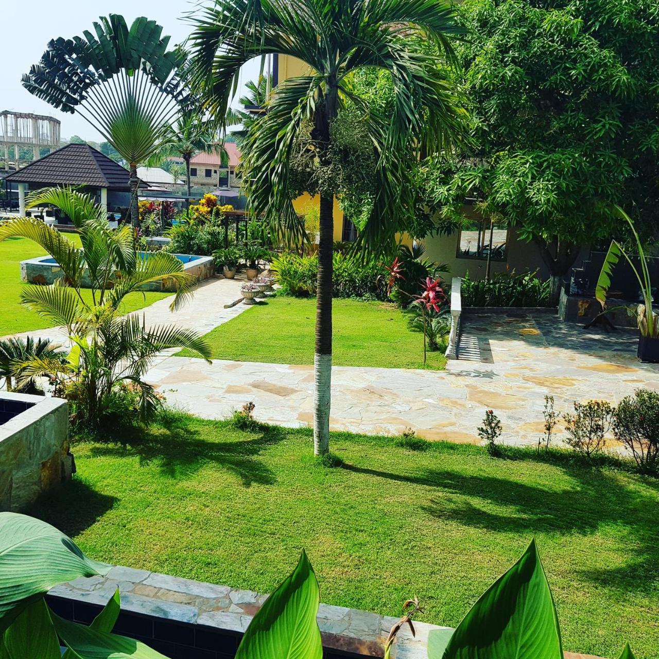 Sweet Garden Hotel คูมาซี ภายนอก รูปภาพ